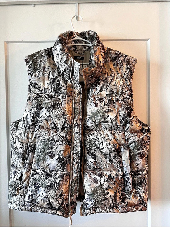 Ardene Jackets & Blazers - Ardene Camo Puffer Vest Green Camouflage Quilted NWT Size L